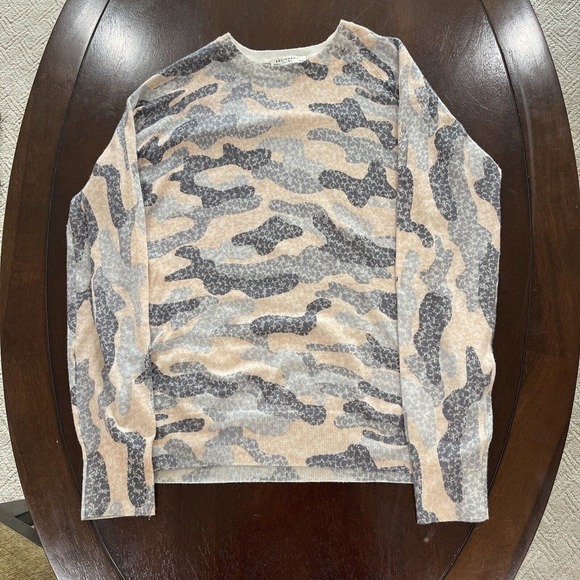 EQUIPMENT Sloan Camo Sweater Women Medium Wool Cashmere Blend Neutrals Crew - Picture 2 of 8